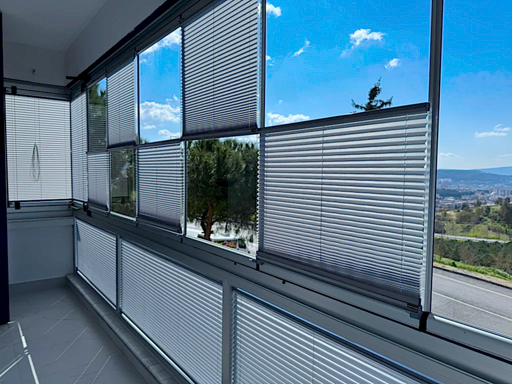 Cam Balkon İçin Güneş Kırıcı Plise Perde