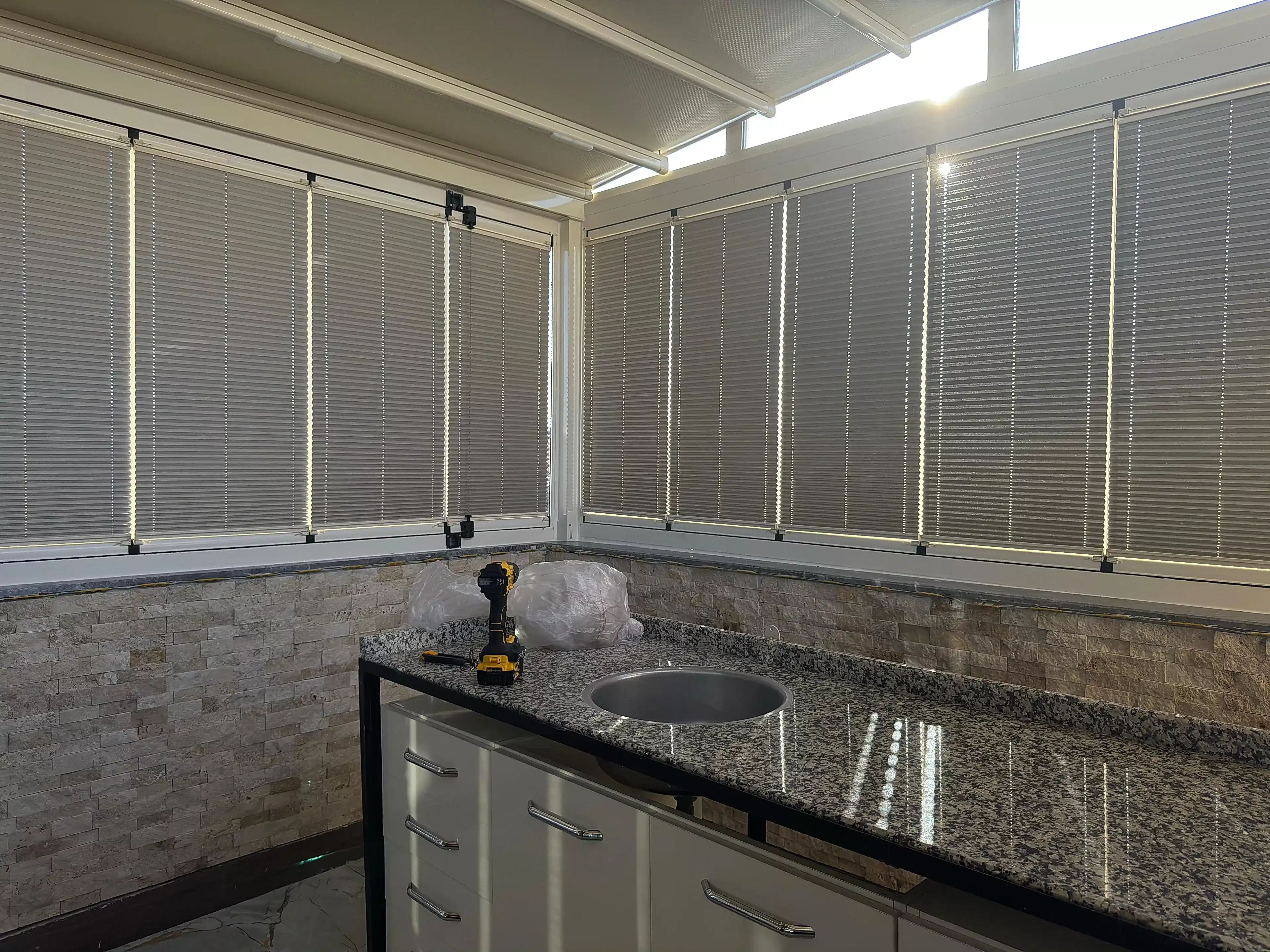 Cam Balkon İçin Güneş Kırıcı Plise Perde