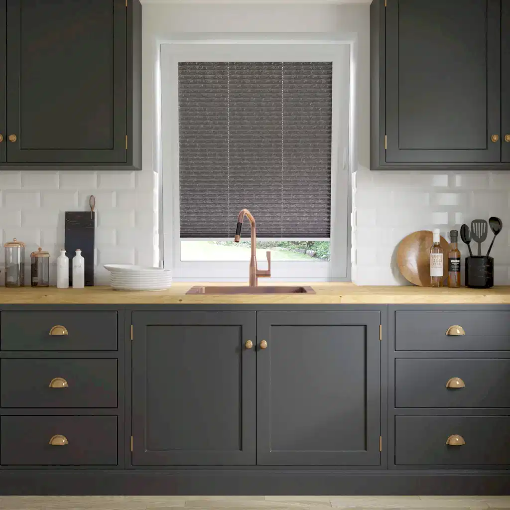 Mutfak Plise Perdeleri – Güneşi Keser, Yağ Tutmaz, Modern Görünüm